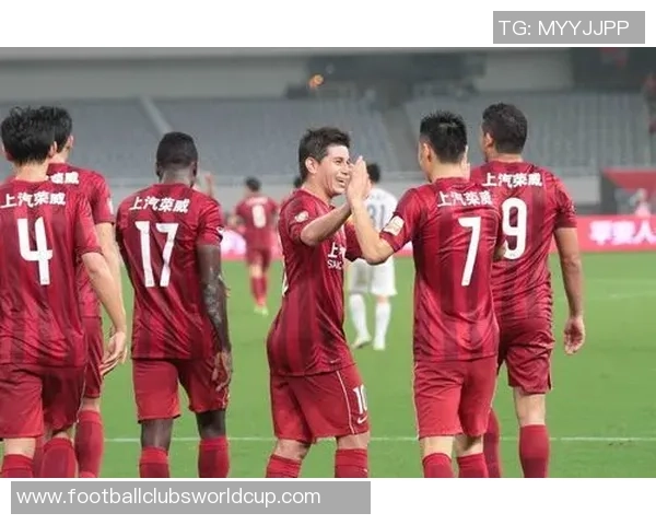 上港对阵山东鲁能精彩比赛录像回顾与分析